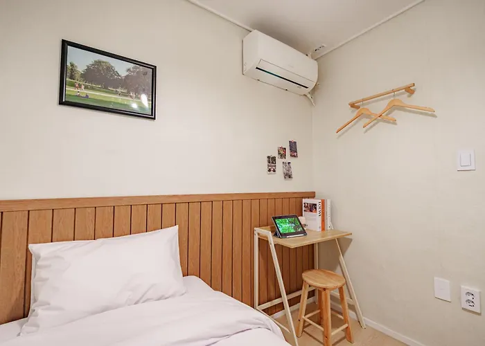 Wayhome Gasan Hostel *