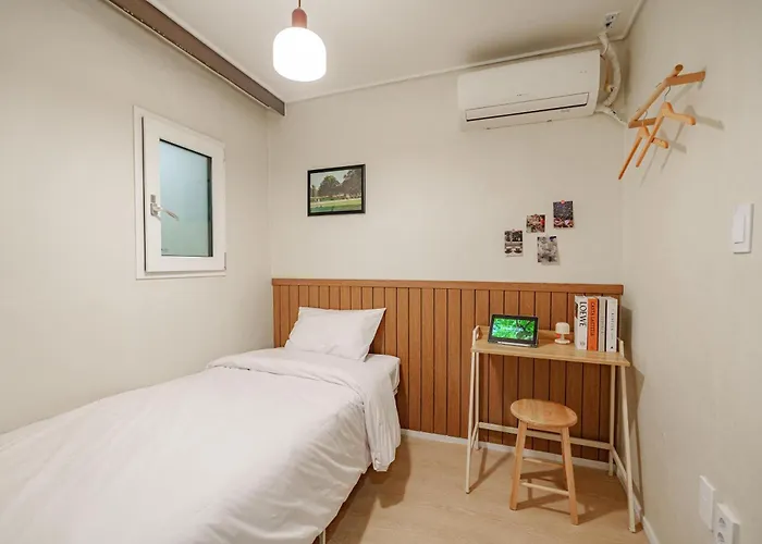 Wayhome Gasan Hostel *